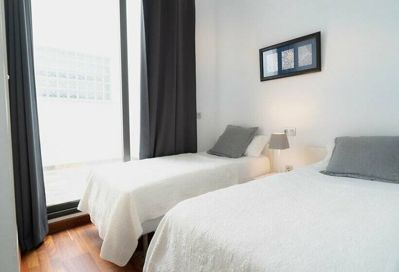 Azz Sevilla Torre de La Plata Apartamentos