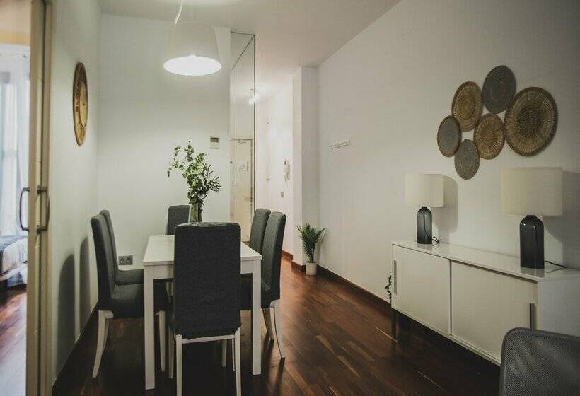 Azz Sevilla Torre de La Plata Apartamentos