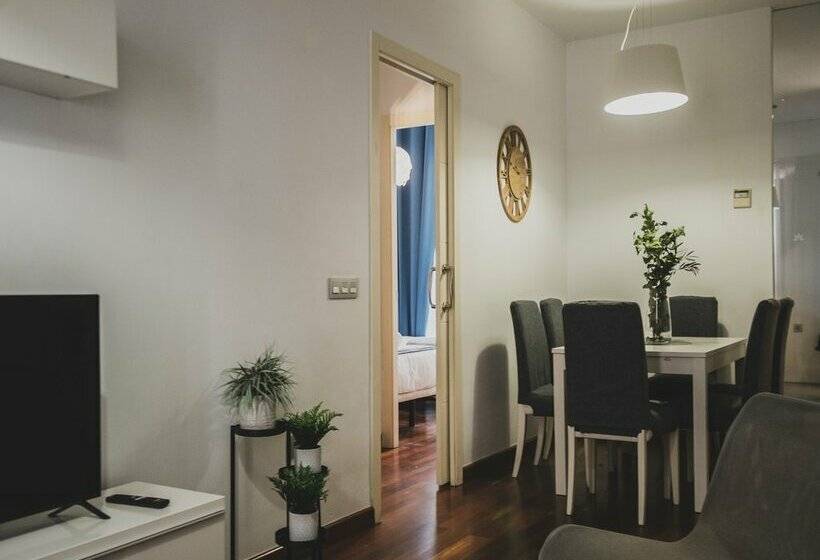 Azz Sevilla Torre de La Plata Apartamentos