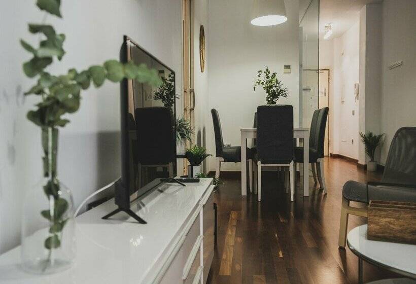 Azz Sevilla Torre de La Plata Apartamentos