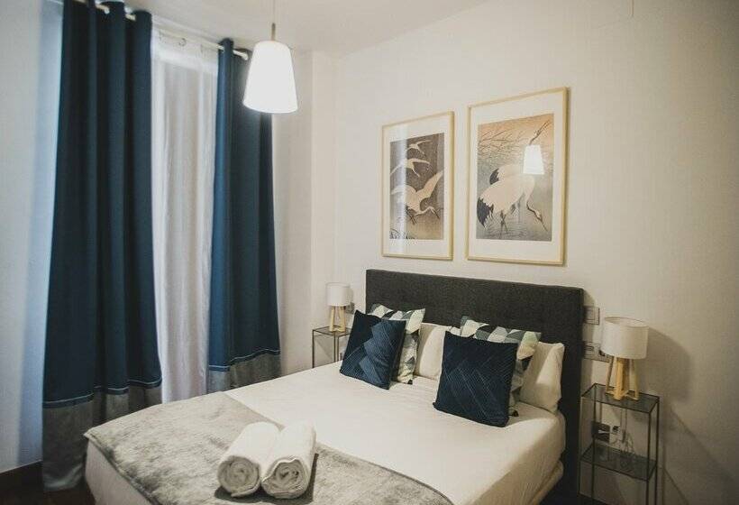 Azz Sevilla Torre de La Plata Apartamentos