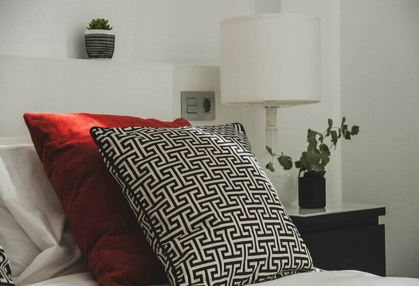 Azz Sevilla Torre de La Plata Apartamentos