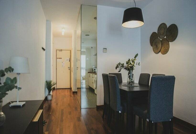 Azz Sevilla Torre de La Plata Apartamentos