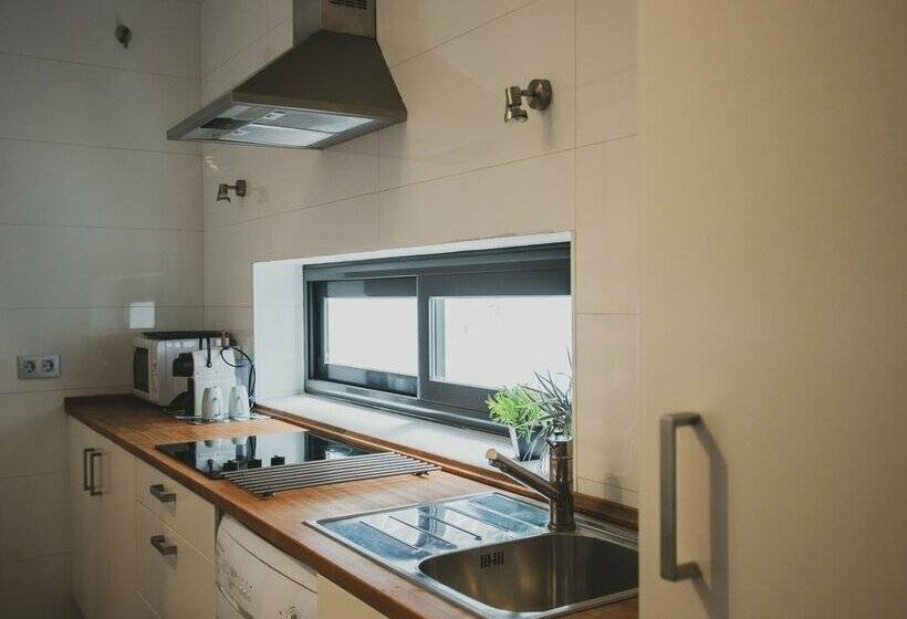 Azz Sevilla Torre de La Plata Apartamentos