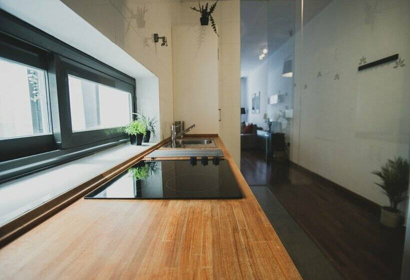 Azz Sevilla Torre de La Plata Apartamentos