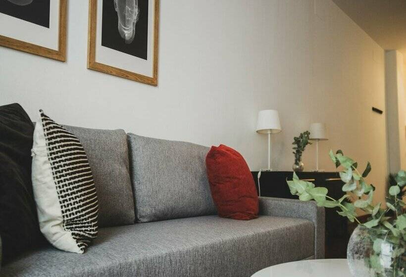 Azz Sevilla Torre de La Plata Apartamentos