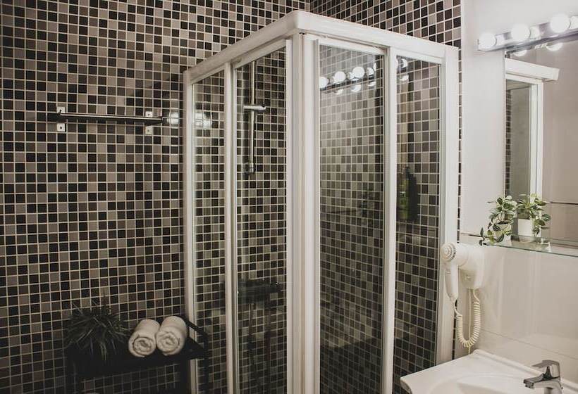 Azz Sevilla Torre de La Plata Apartamentos