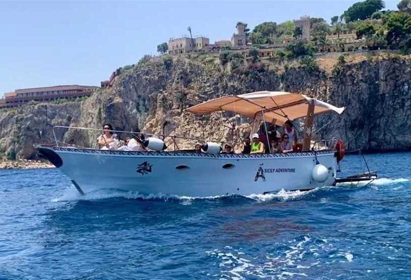 مبيت وإفطار New Naxos Village