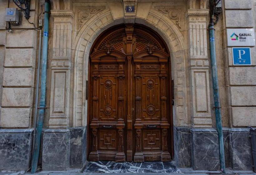 تختخواب و صبحانه Casual Blue