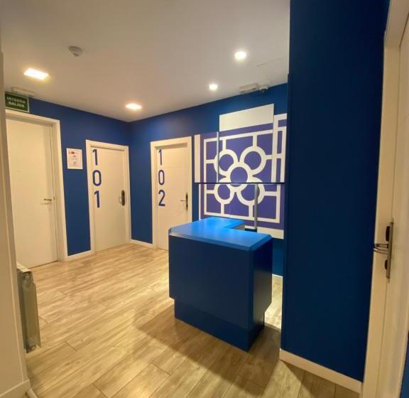 تختخواب و صبحانه Casual Blue