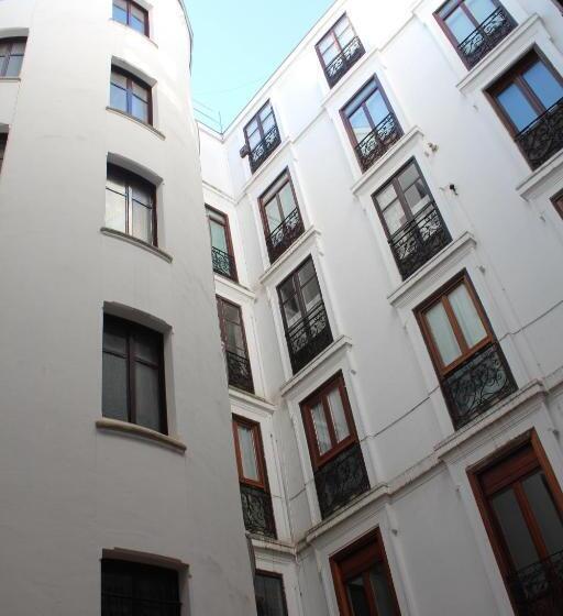 تختخواب و صبحانه Casual Blue