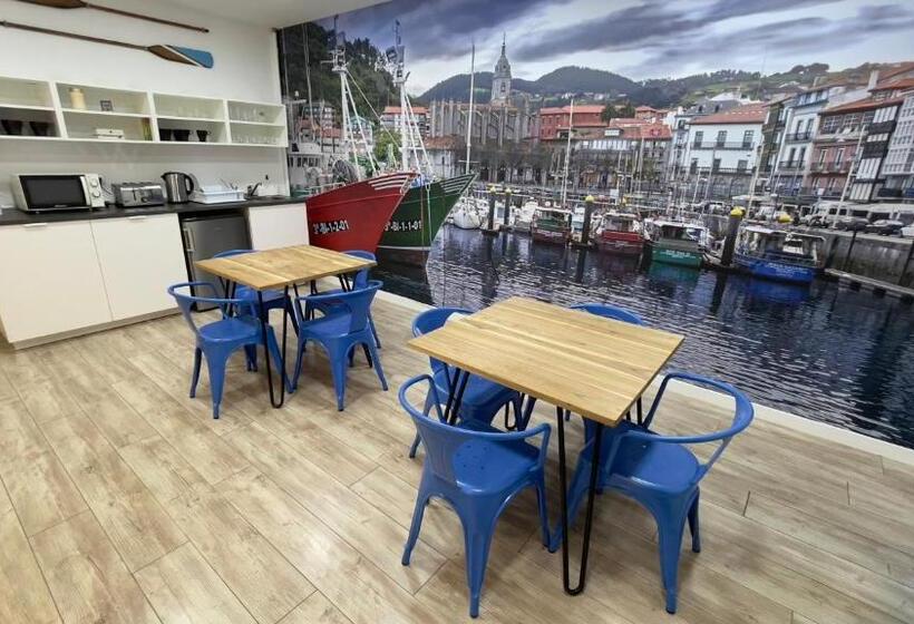 تختخواب و صبحانه Casual Blue