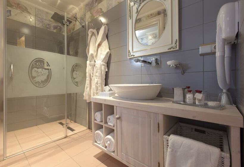 تختخواب و صبحانه Cella Boutique Hotel & Spa