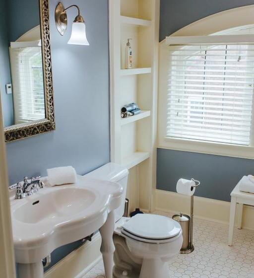 Bed and Breakfast Leonard At Logan House