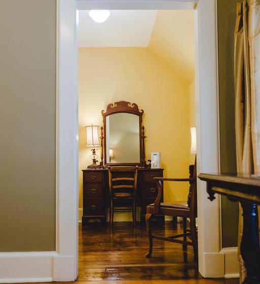 مبيت وإفطار Leonard At Logan House