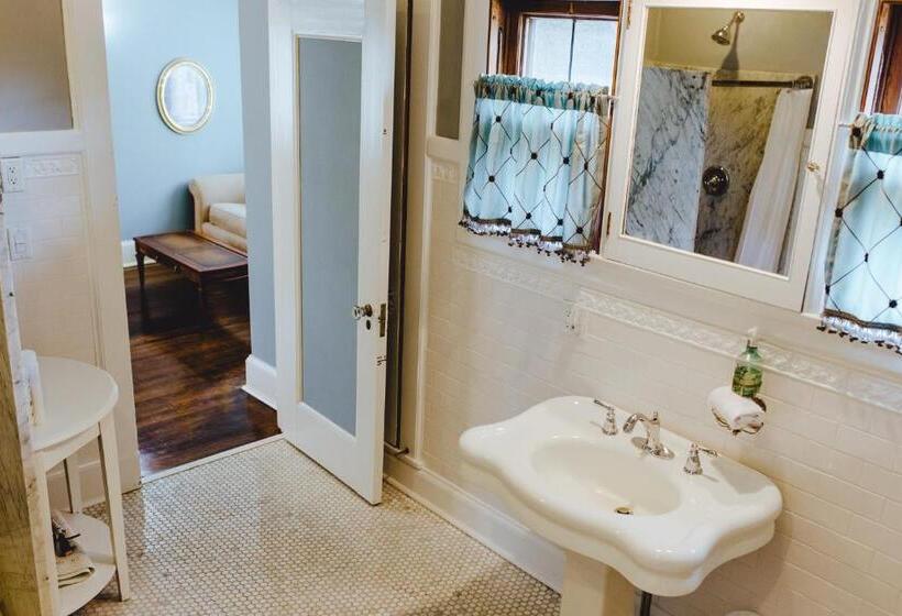 مبيت وإفطار Leonard At Logan House