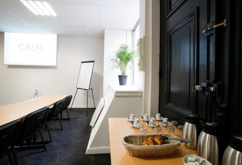 Calm Appart  & Hostel