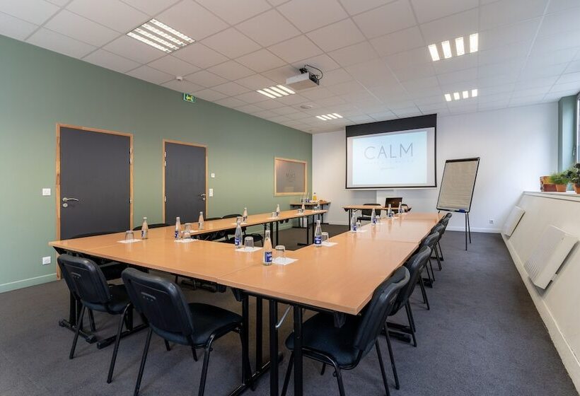 Calm Appart  & Hostel