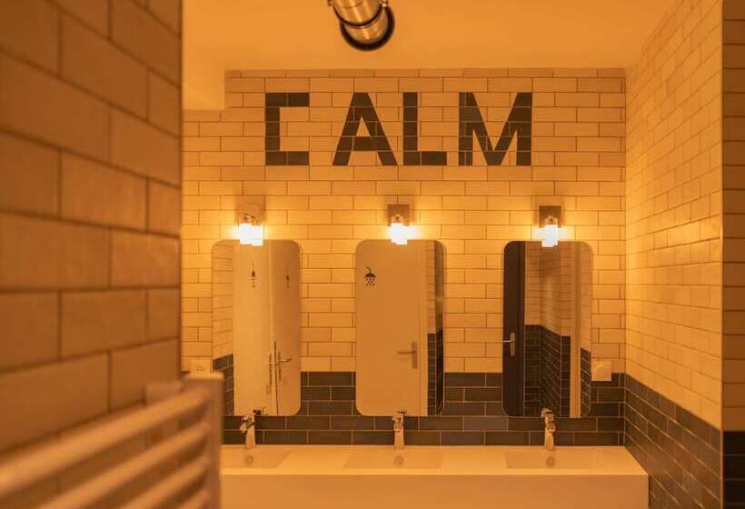 Calm Appart  & Hostel