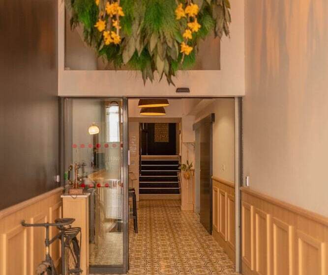 Calm Appart  & Hostel