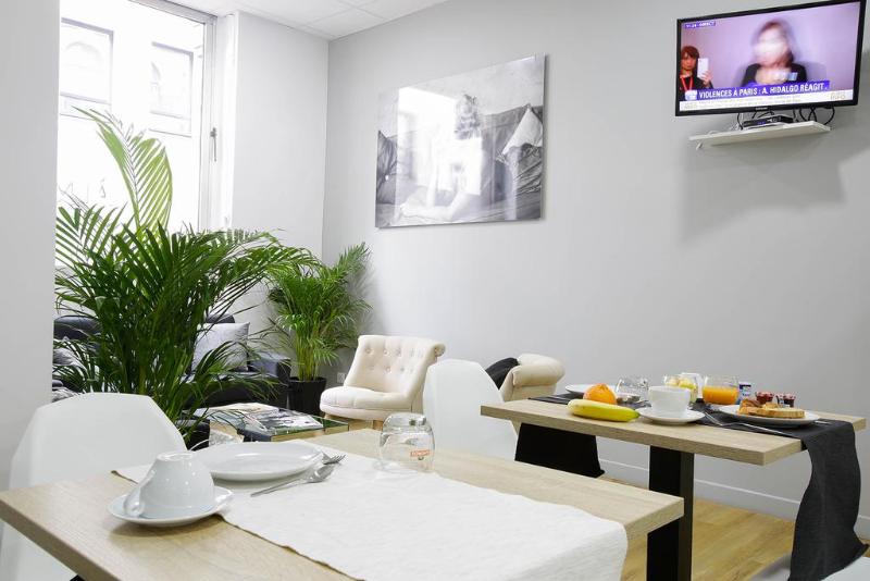 Calm Appart  & Hostel