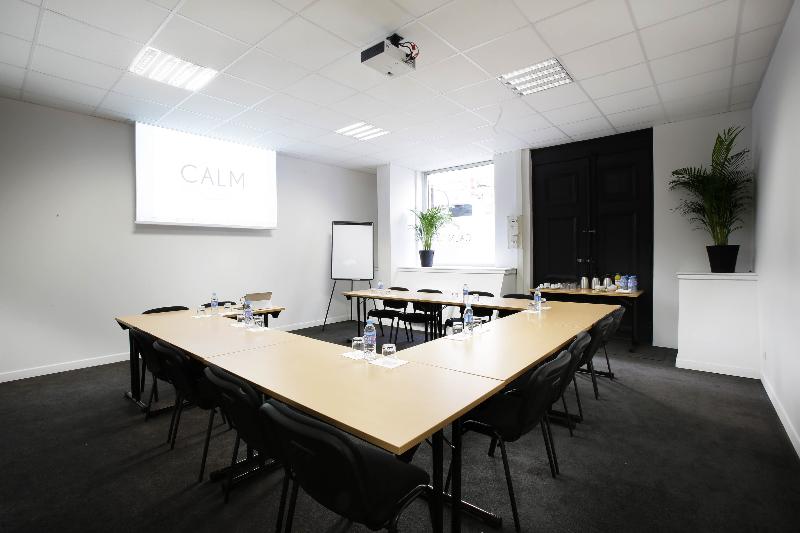 Calm Appart  & Hostel