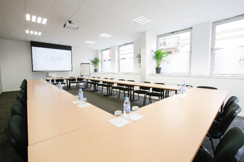 Calm Appart  & Hostel