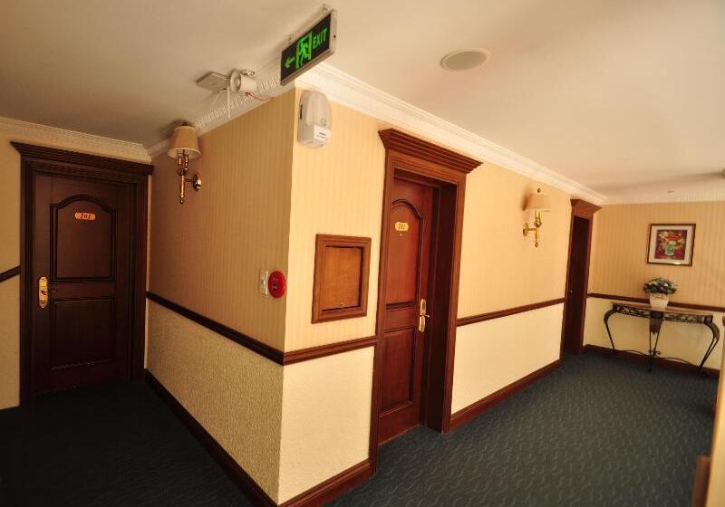 Central Hotel & Residences Swimming Pool