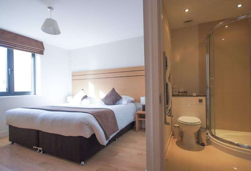 Crompton House Apartments