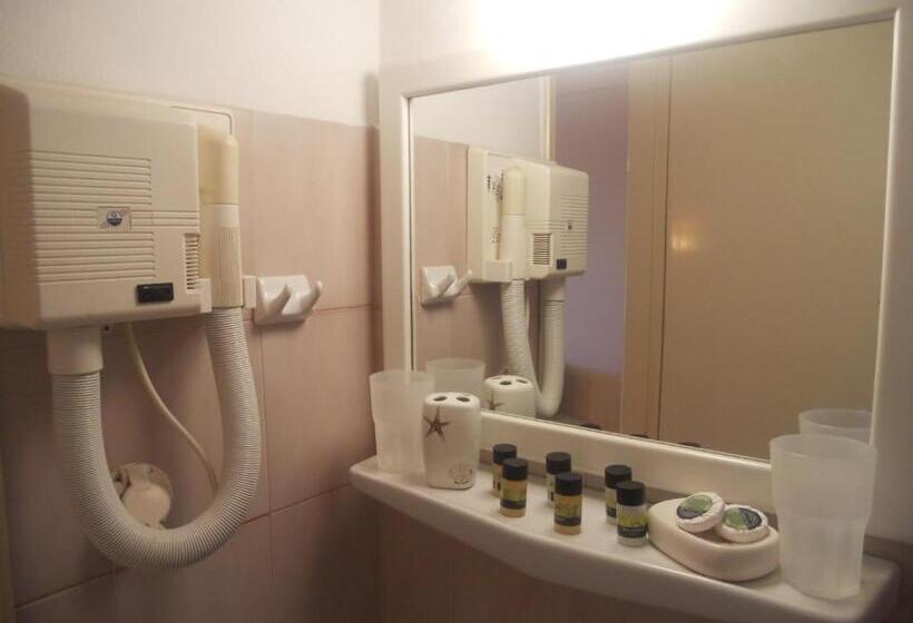 Elli Marina Studios And Apartments