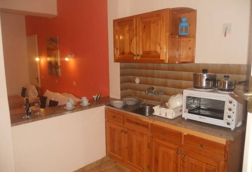 Elli Marina Studios And Apartments