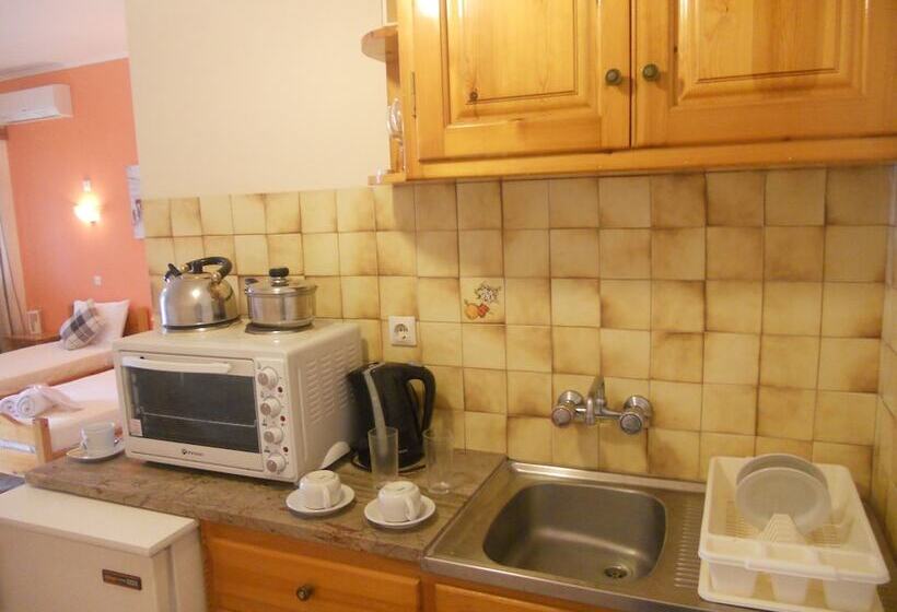 Elli Marina Studios And Apartments