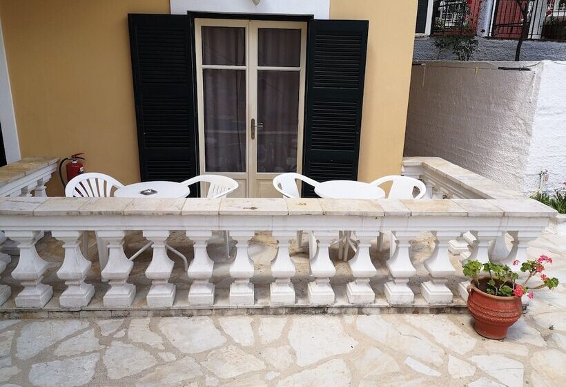 Elli Marina Studios And Apartments