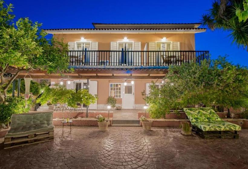 Filoxenia Luxury Studios & Apartments