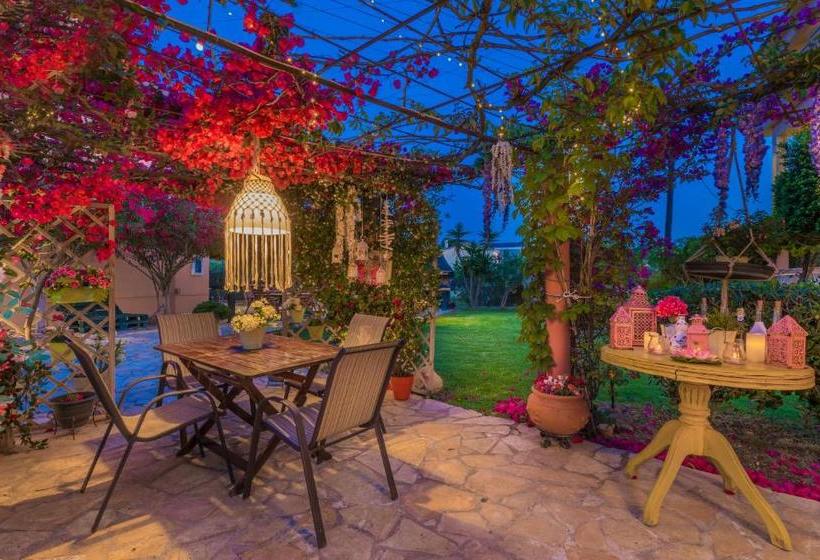 Filoxenia Luxury Studios & Apartments