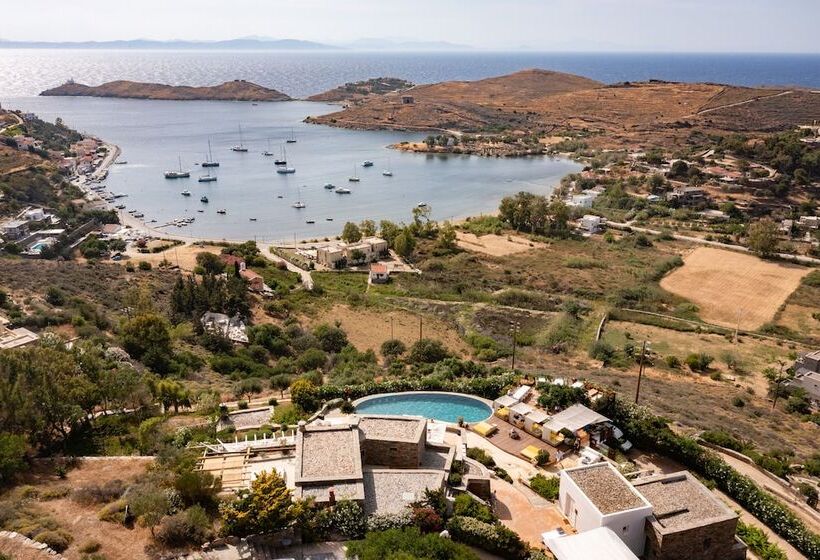 בית מלון כפרי Aigis Suites