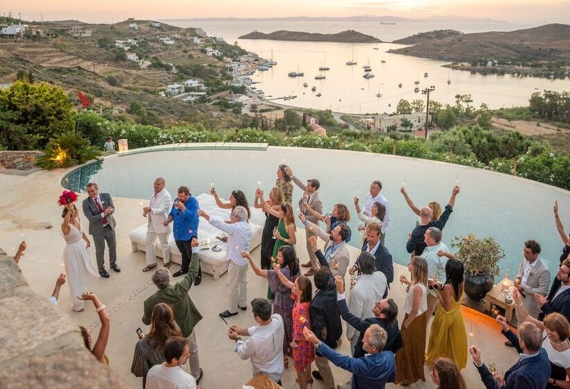 בית מלון כפרי Aigis Suites