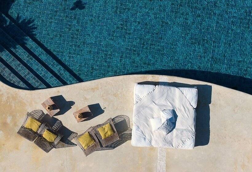 בית מלון כפרי Aigis Suites