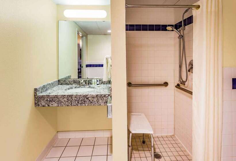 Americinn By Wyndham Hotel And Suites Long Lake