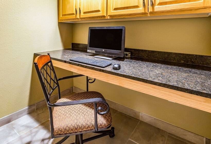 Americinn By Wyndham Hotel And Suites Long Lake