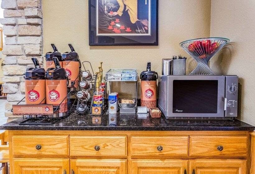 Americinn By Wyndham Hotel And Suites Long Lake