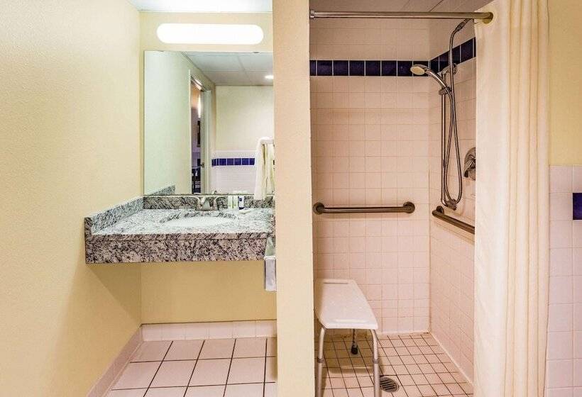 Americinn By Wyndham Hotel And Suites Long Lake