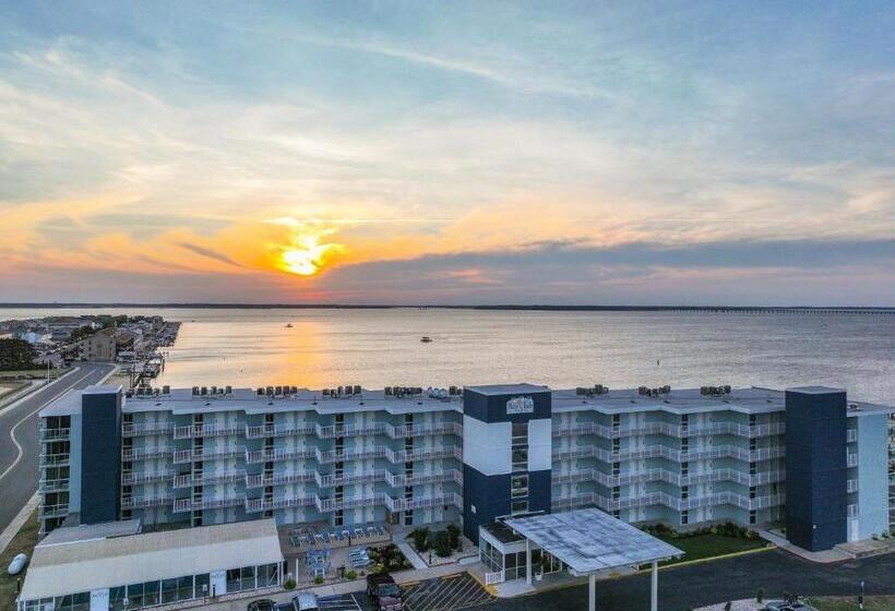 هتل Bay Club Resort