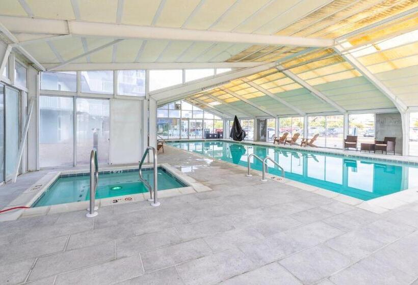 هتل Bay Club Resort