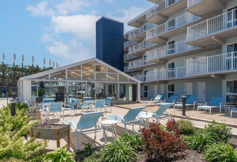 هتل Bay Club Resort