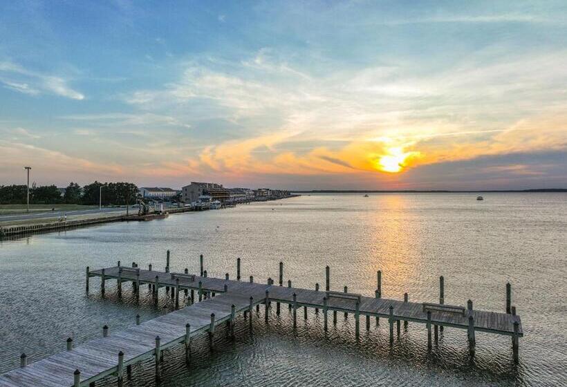 هتل Bay Club Resort