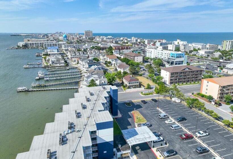 هتل Bay Club Resort