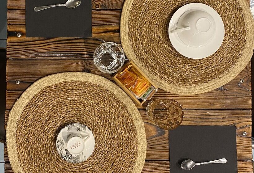 בית מלון כפרי Black Market