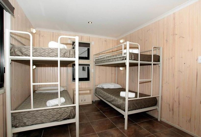 فندق Burleigh Beach Tourist Park