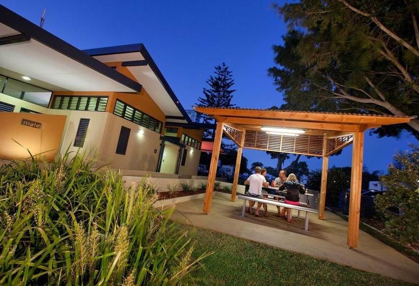 فندق Burleigh Beach Tourist Park